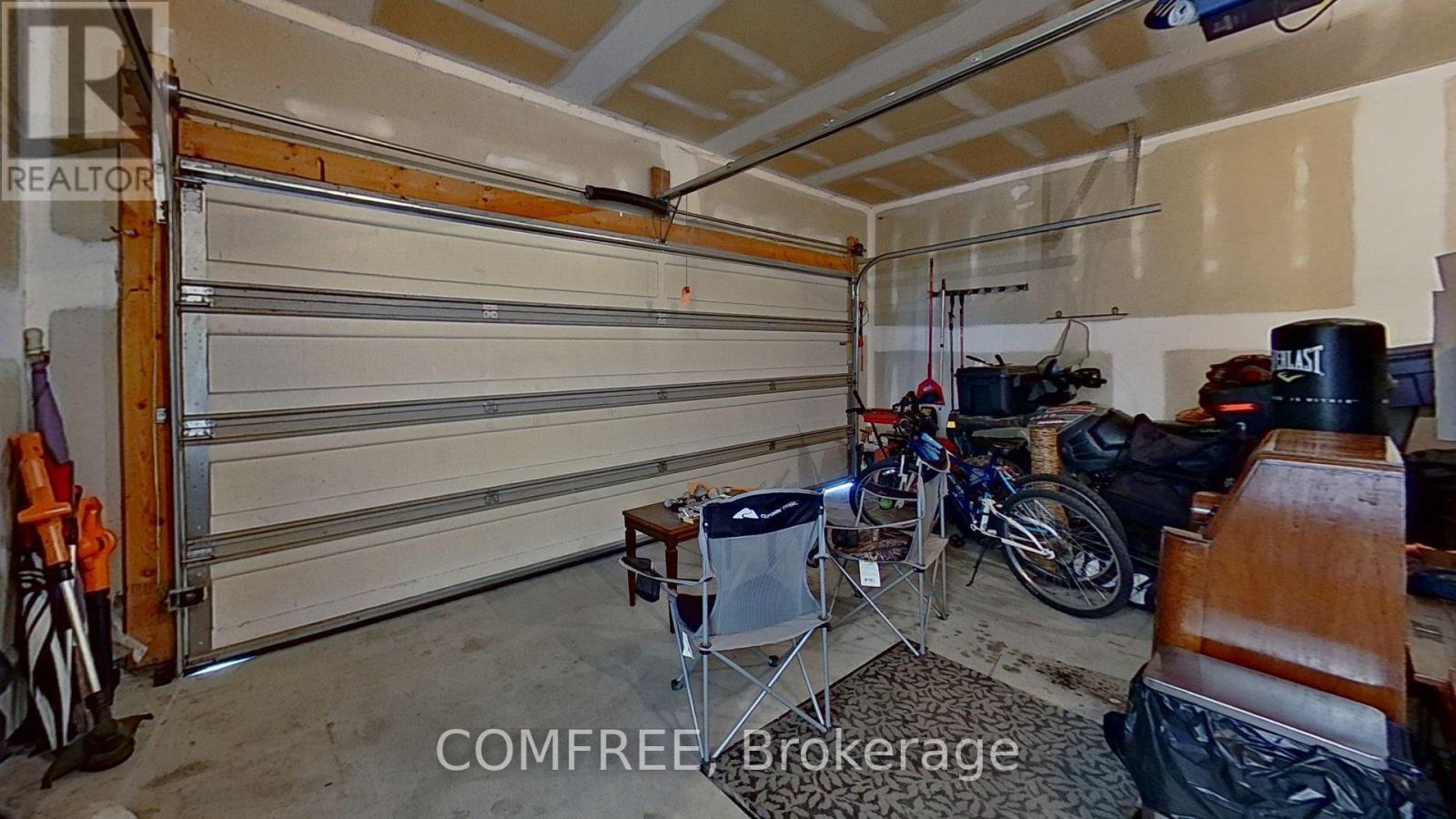 Photo 36 of 4012 Edward Street, Petrolia ON