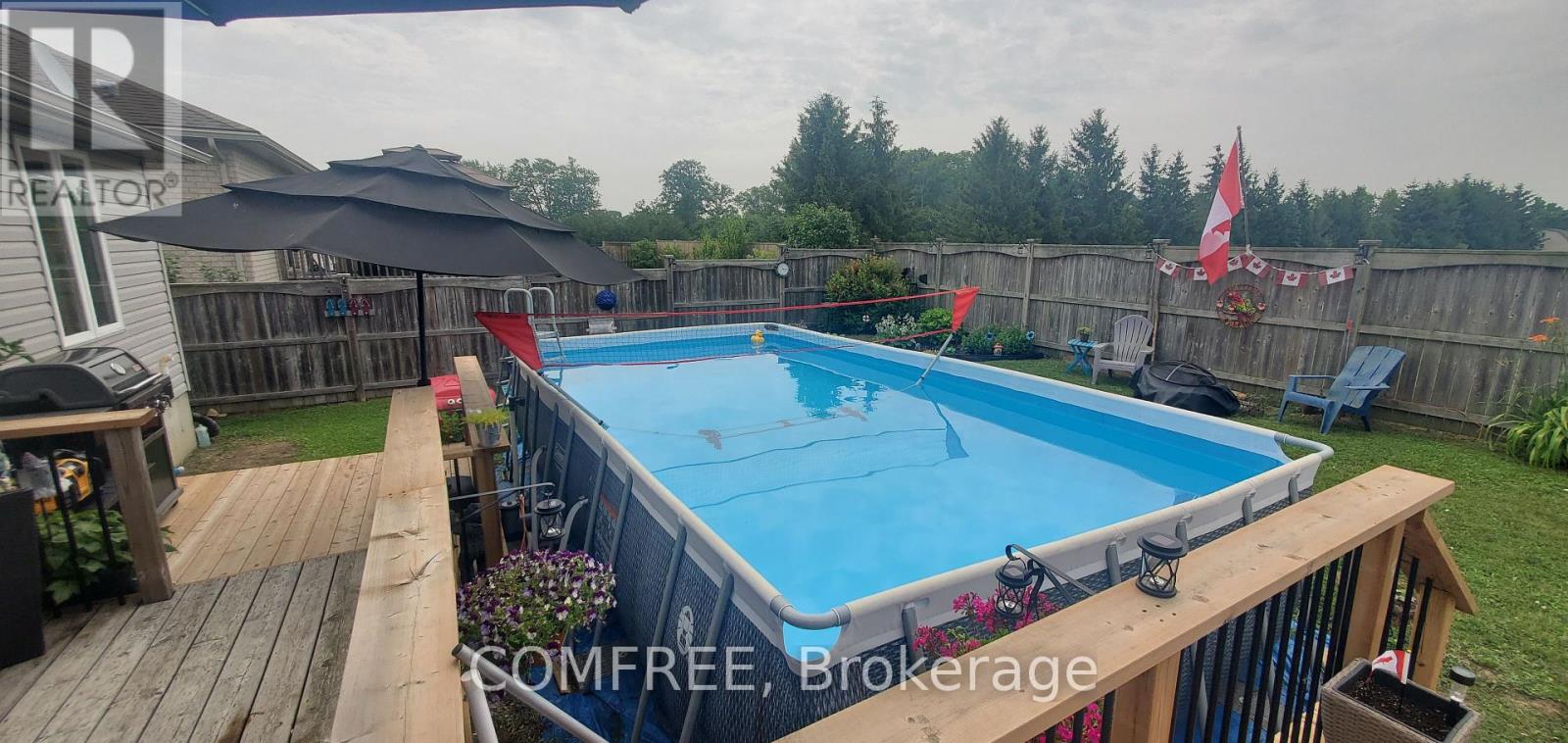 Photo 32 of 4012 Edward Street, Petrolia ON