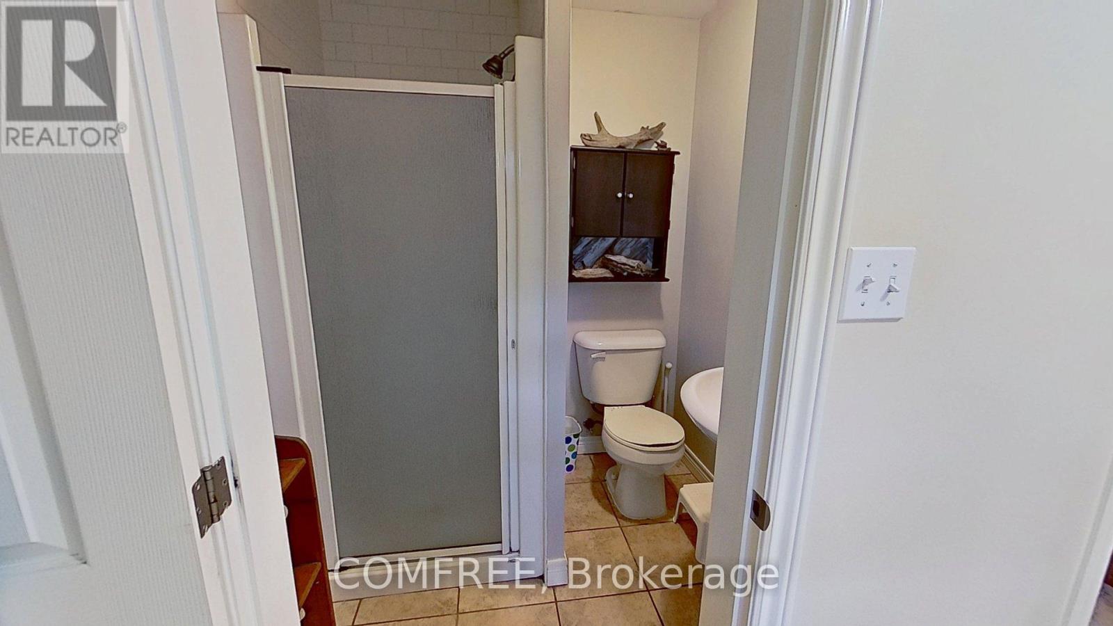 Photo 30 of 4012 Edward Street, Petrolia ON