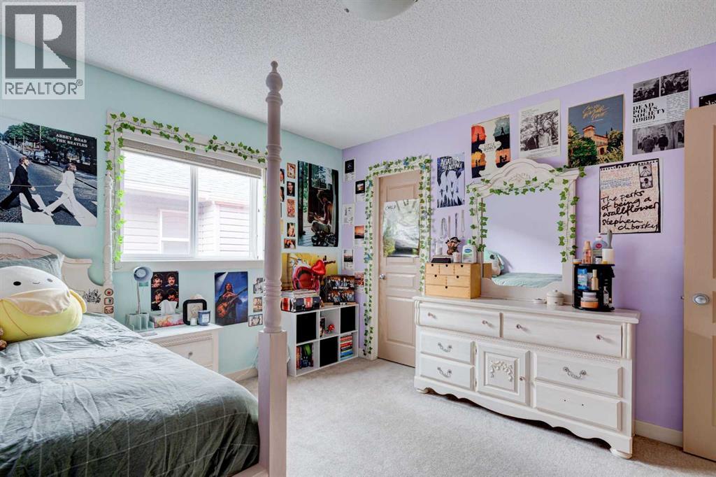 Single Family House for Sale in  Autumn Gardens SE Auburn Bay Calgary 