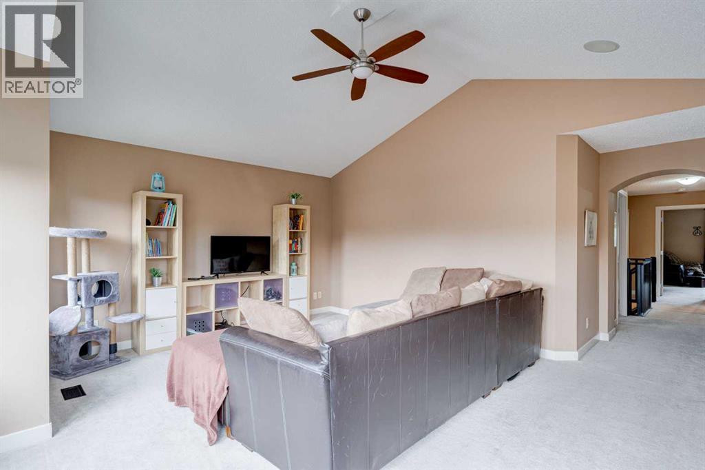 Single Family House for Sale in  Autumn Gardens SE Auburn Bay Calgary 