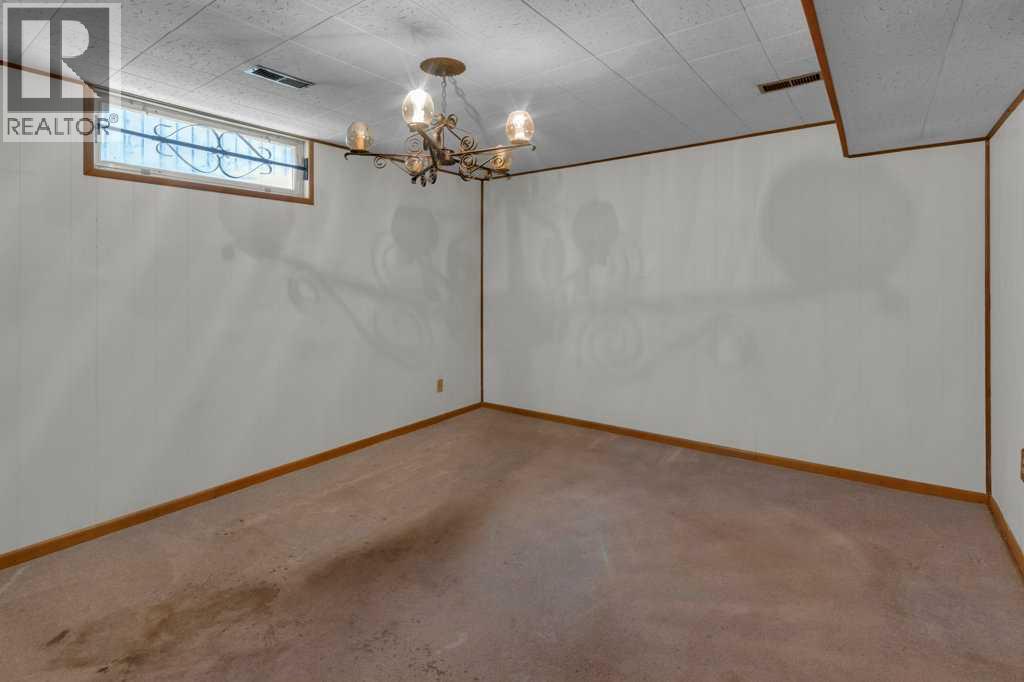 Single Family House Bungalow for Sale in  Norquay Drive NW North Haven Calgary 