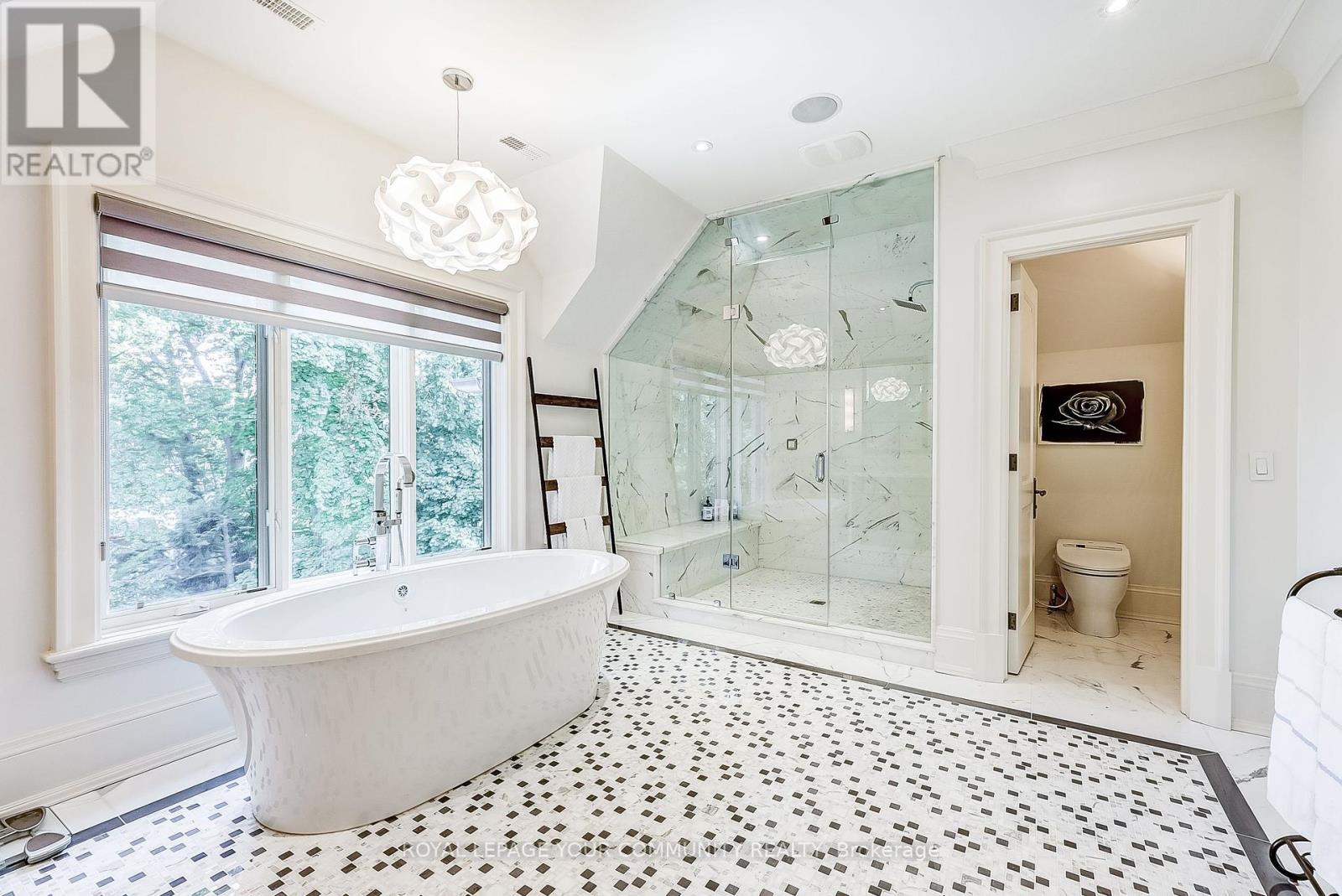 Photo 20 of 222 St Leonards Avenue, Toronto ON