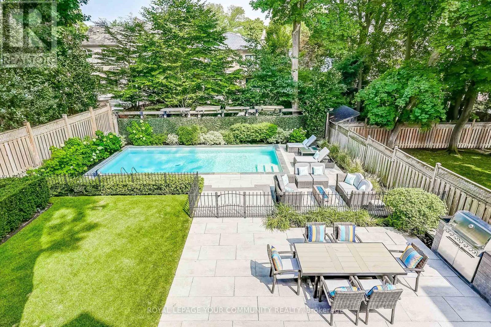 Photo 37 of 222 St Leonards Avenue, Toronto ON