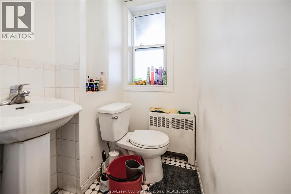 Photo 11 of 756 Brant Street, Windsor ON