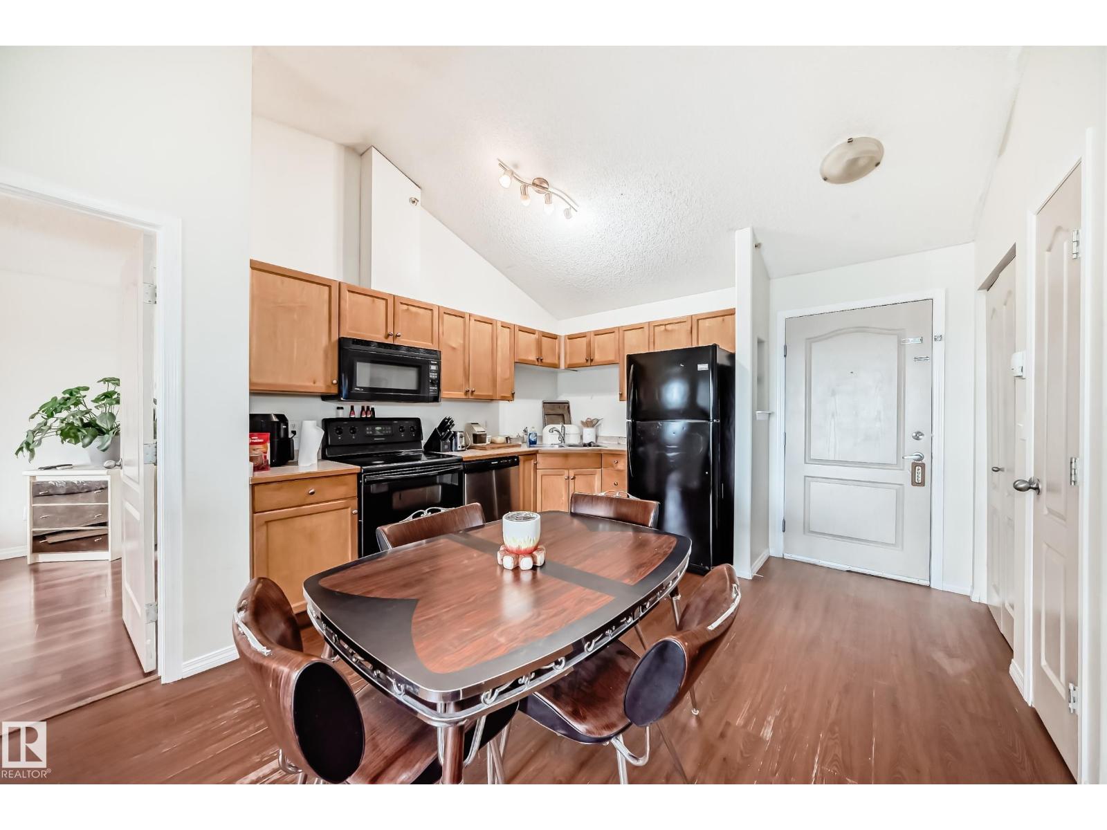 Photo 8 of 325 9525 162 Av Nw, Edmonton AB