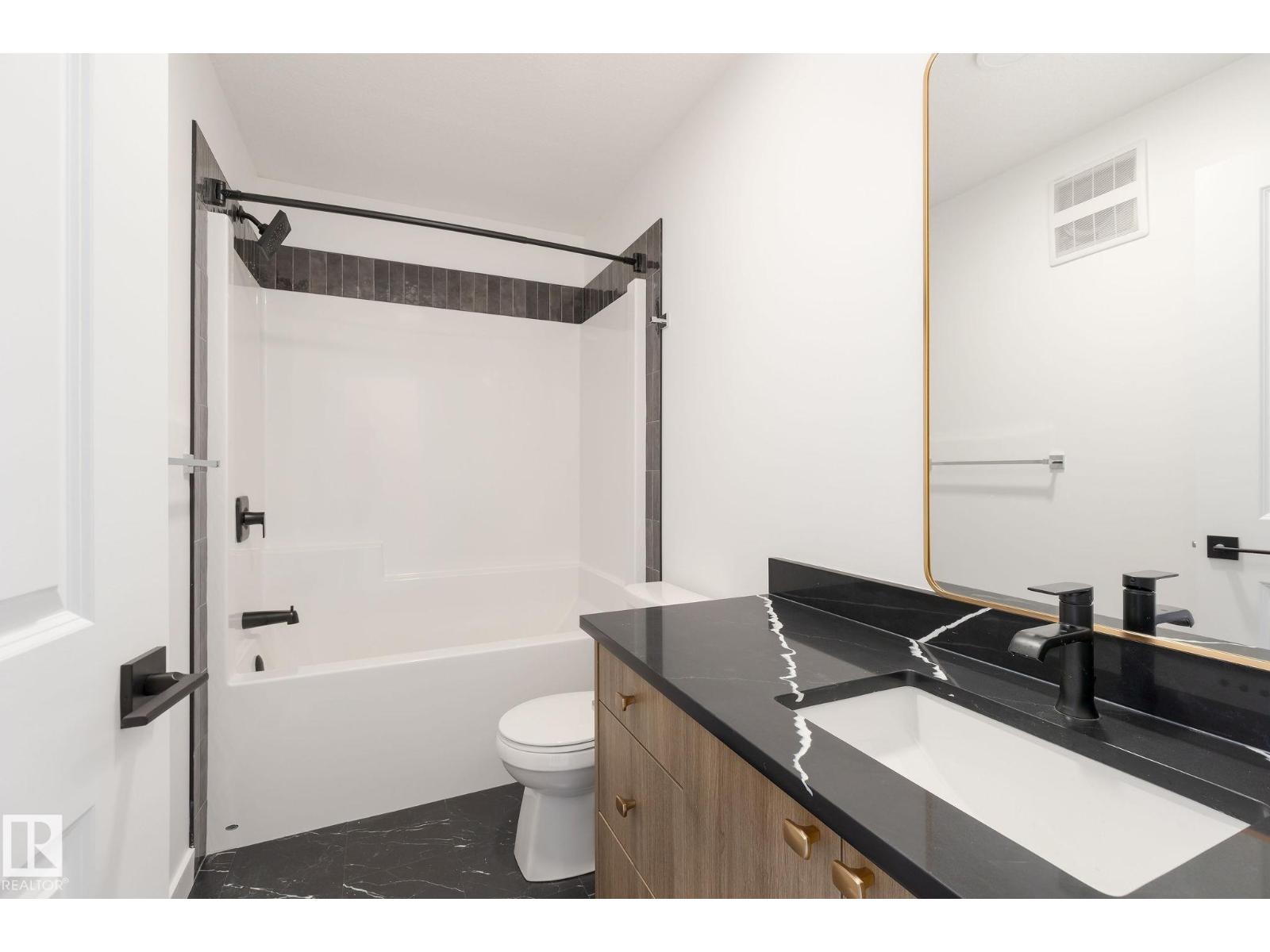 Photo 10 of 2839 65 St Sw, Edmonton AB
