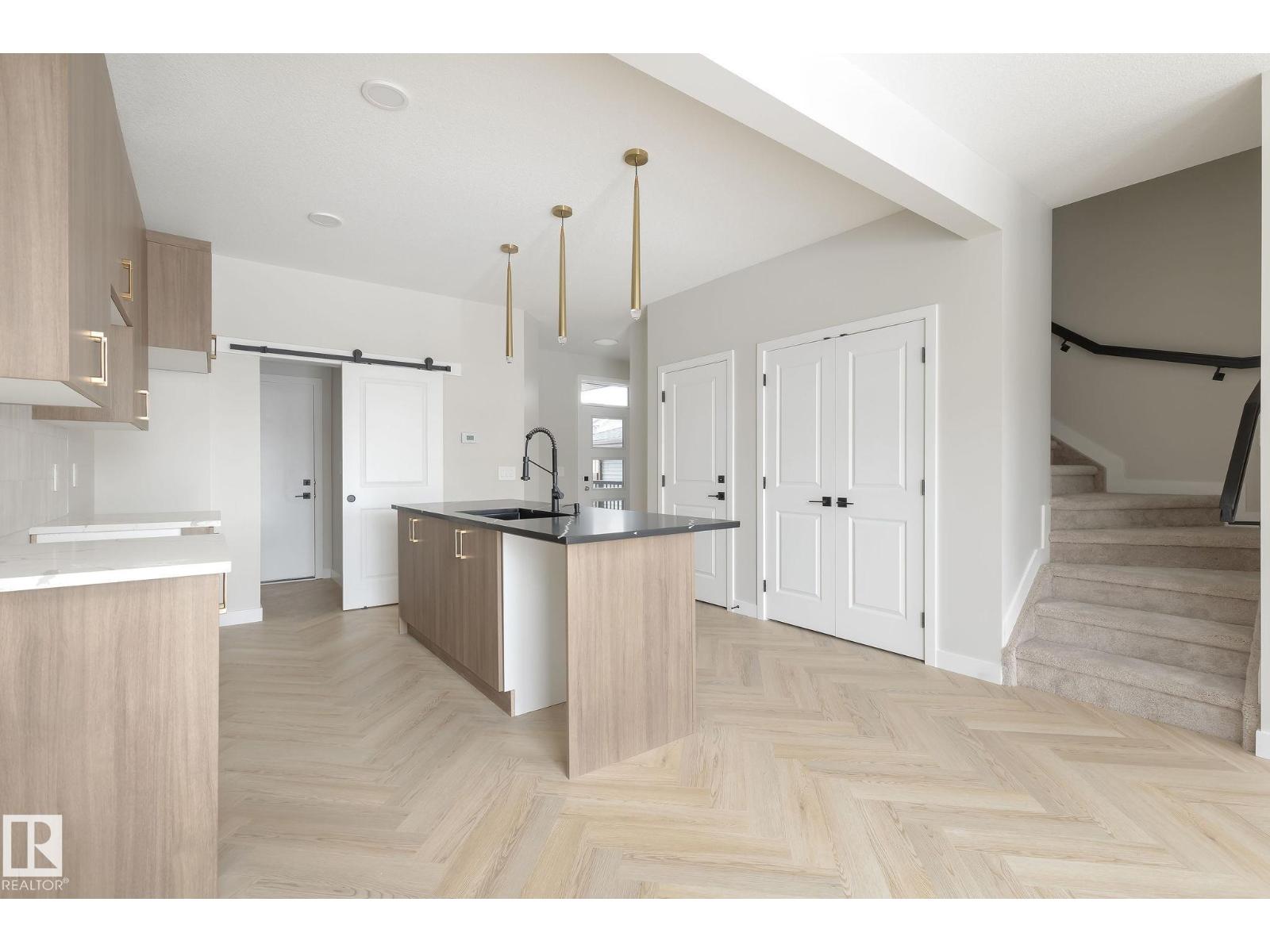 Photo 2 of 2839 65 St Sw, Edmonton AB