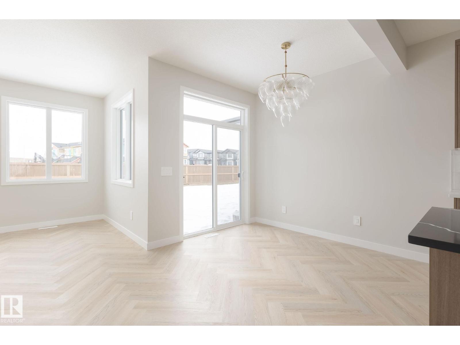Photo 3 of 2839 65 St Sw, Edmonton AB