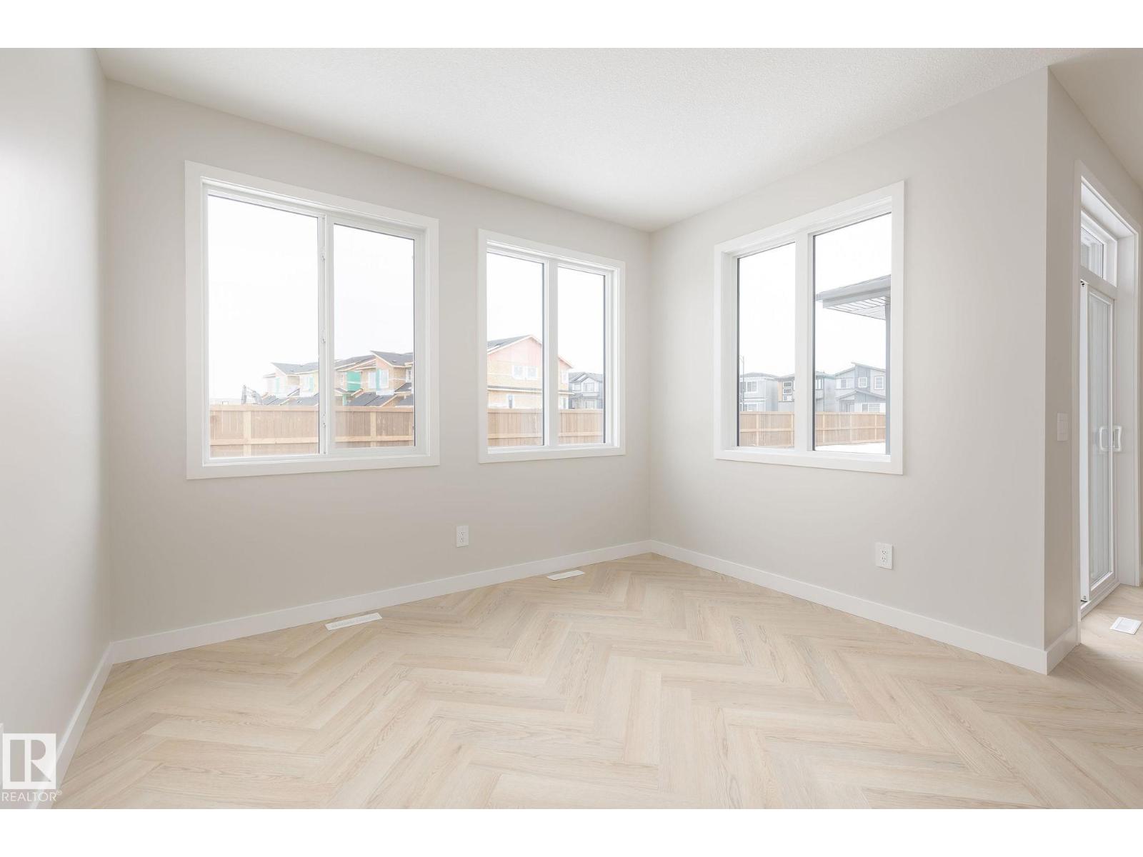 Photo 4 of 2839 65 St Sw, Edmonton AB