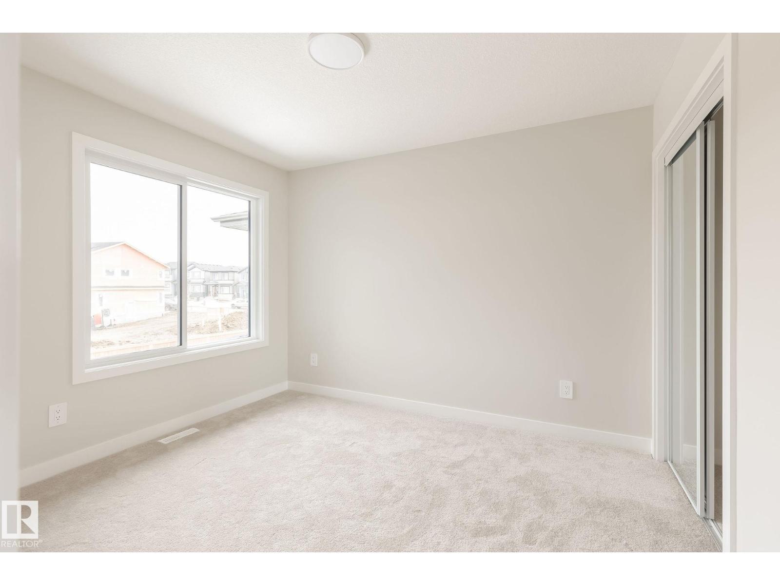 Photo 9 of 2839 65 St Sw, Edmonton AB