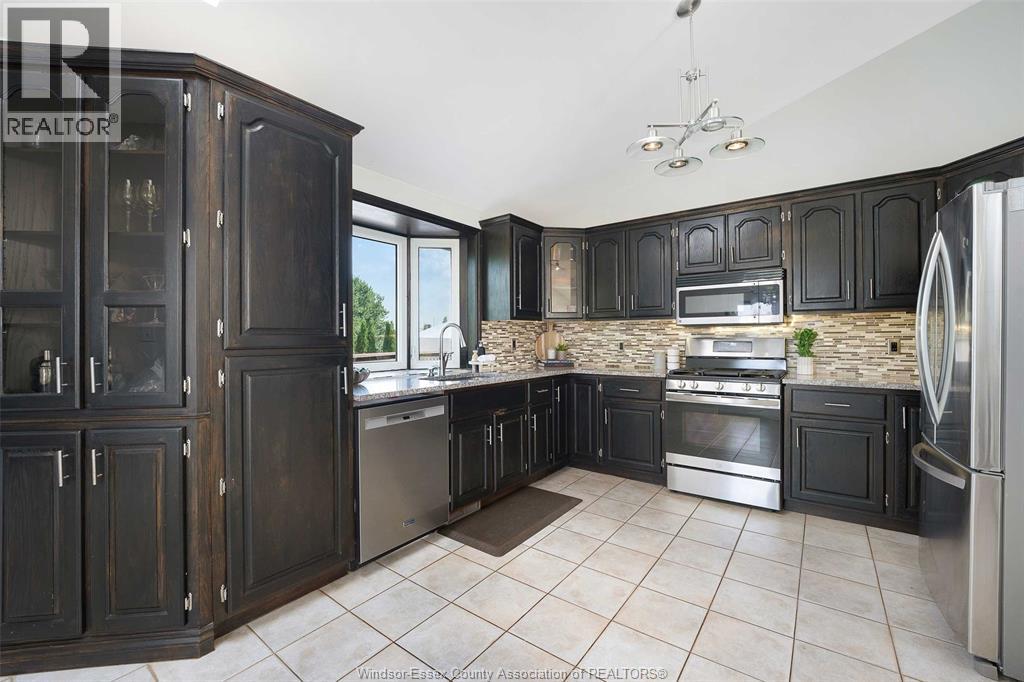 Photo 10 of 94 Sari Lane, Amherstburg ON