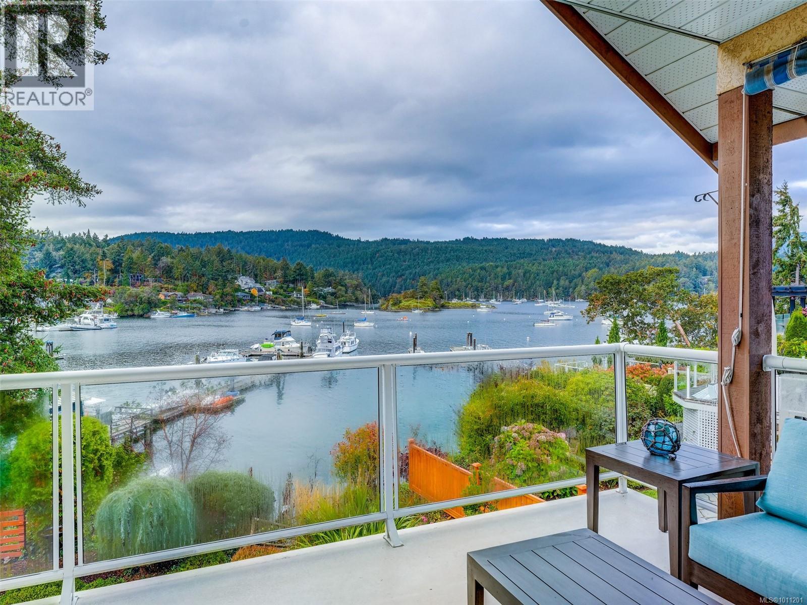  7064 Brentwood Drive, Central Saanich