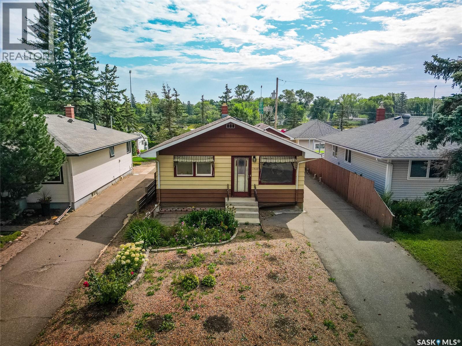 Photo 1 of 1737 Regent Street, Regina SK