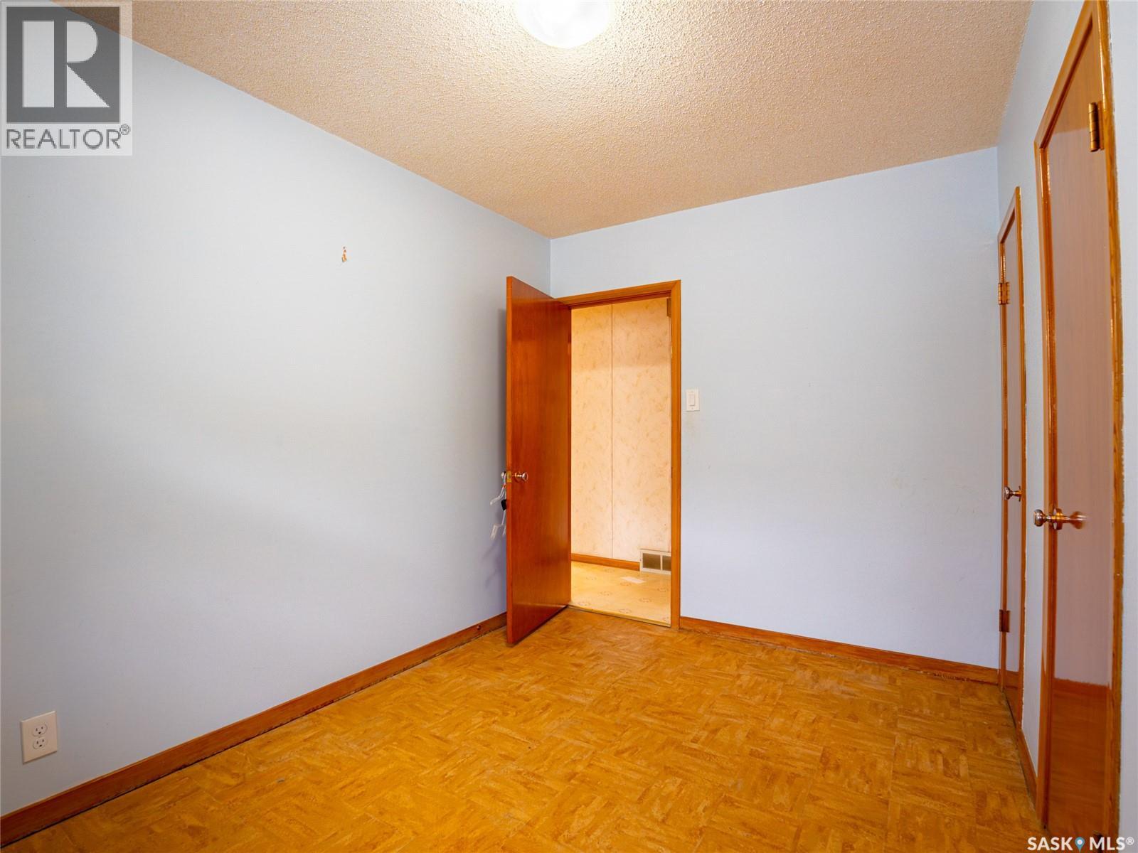 Photo 10 of 1737 Regent Street, Regina SK