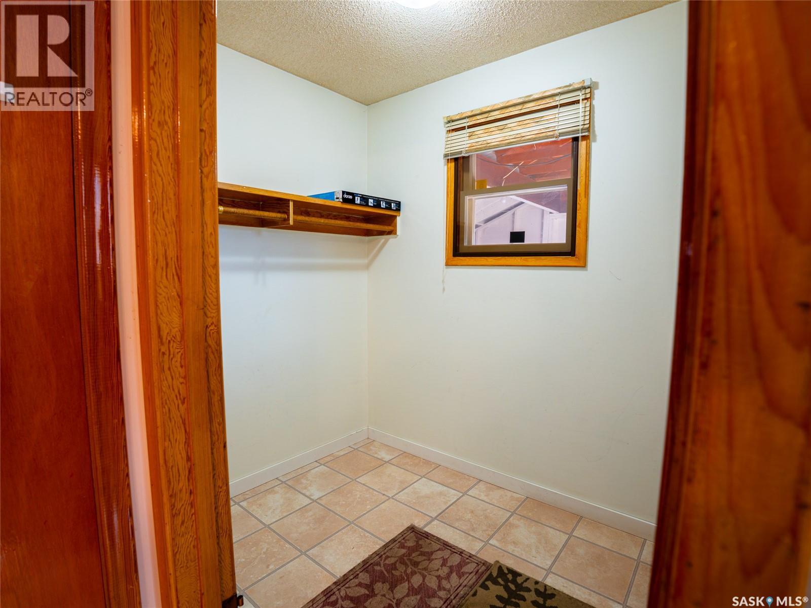 Photo 13 of 1737 Regent Street, Regina SK
