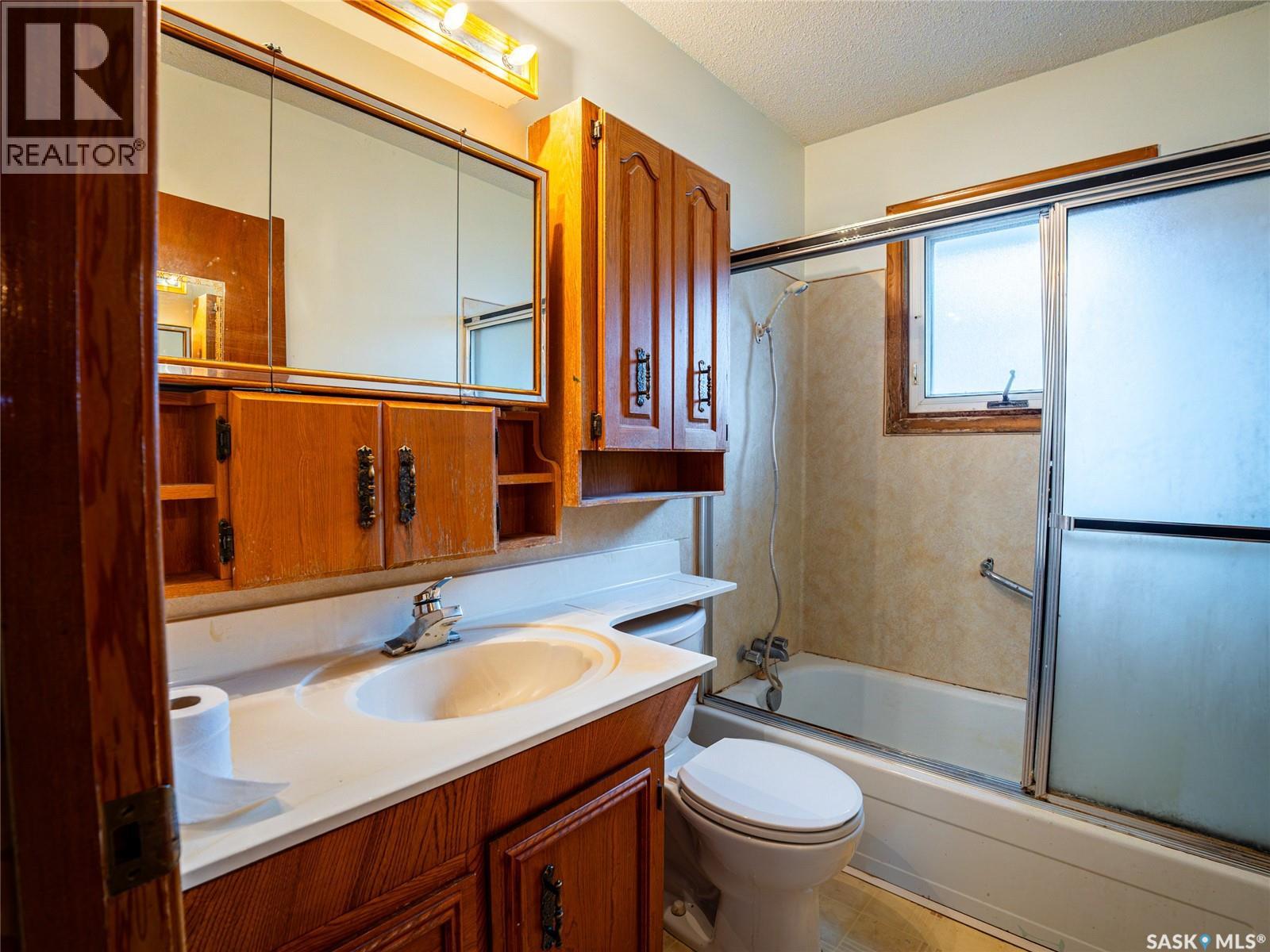 Photo 15 of 1737 Regent Street, Regina SK