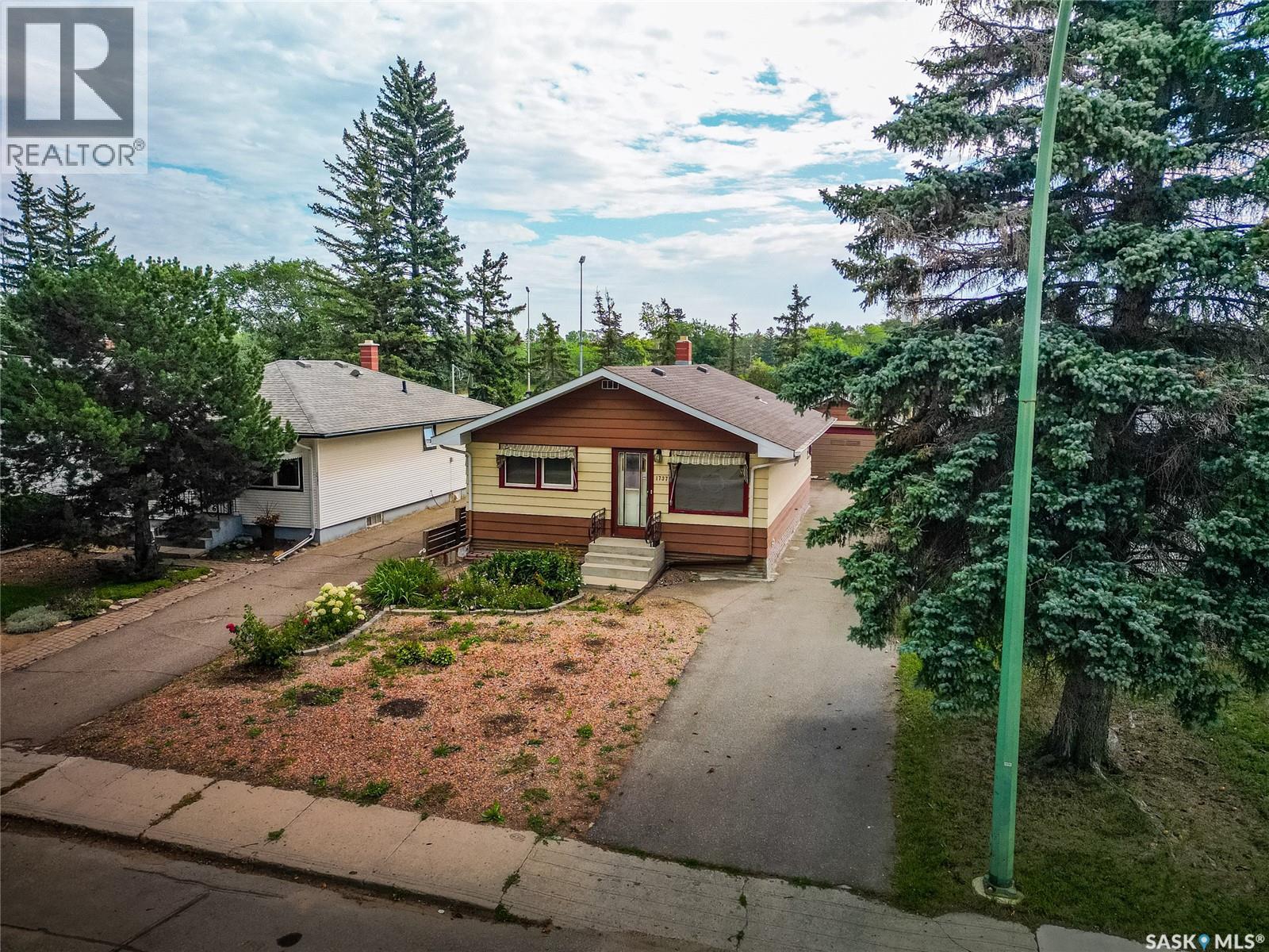 Photo 27 of 1737 Regent Street, Regina SK