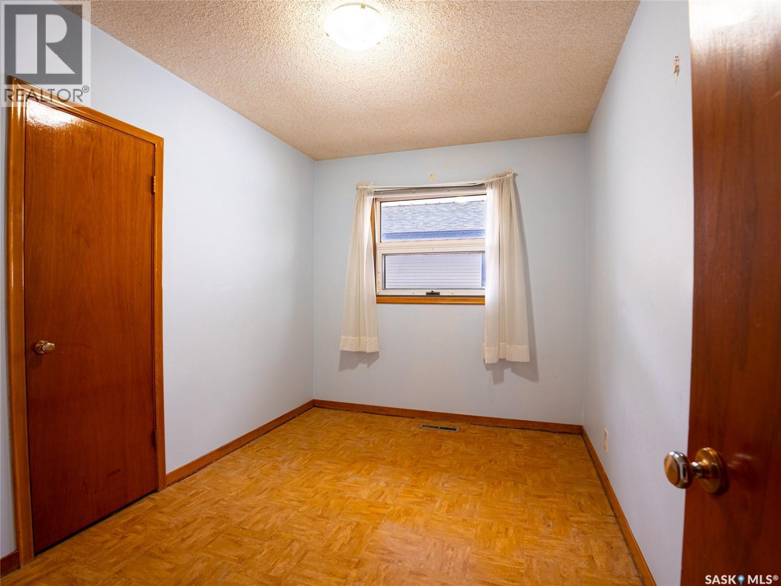 Photo 9 of 1737 Regent Street, Regina SK
