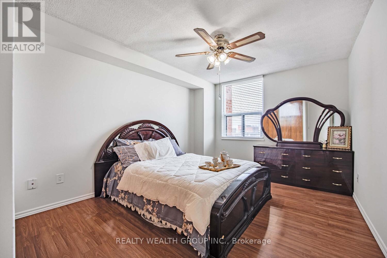 Photo 11 of 1105 90 Ling Road, Toronto ON