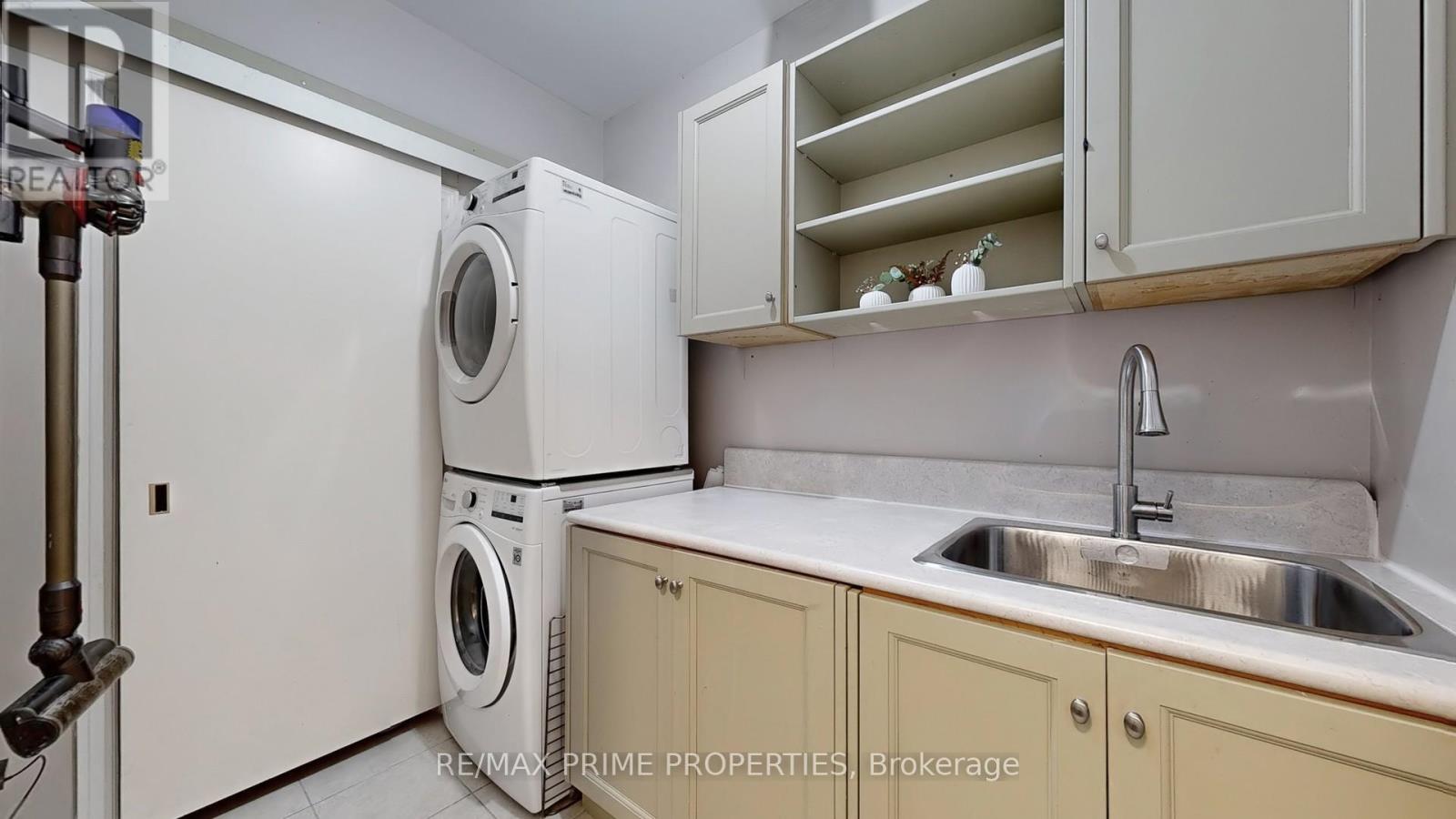 Photo 21 of 13 Lundy Drive, Markham ON