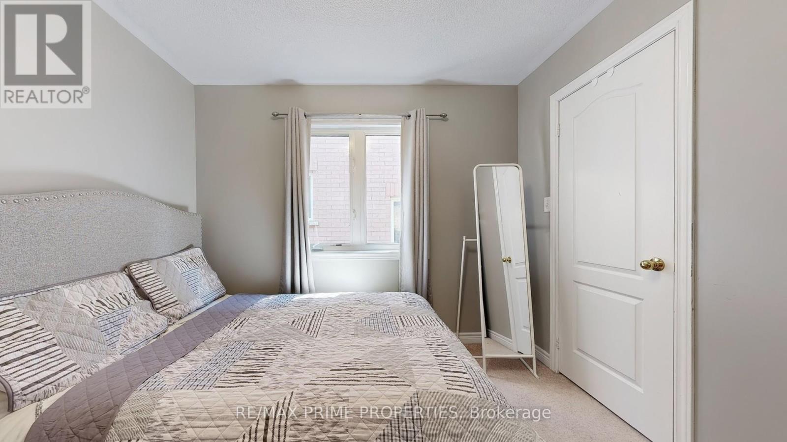 Photo 40 of 13 Lundy Drive, Markham ON