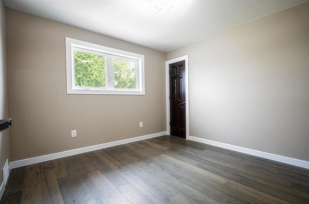 Photo 20 of 949 Strathnaver Avenue, Selkirk MB