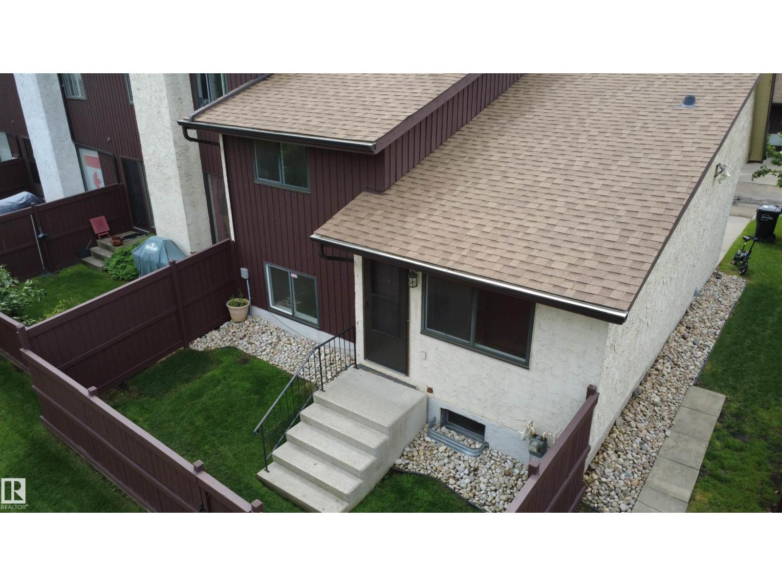 Photo 6 of 744 Saddleback Rd Nw, Edmonton AB