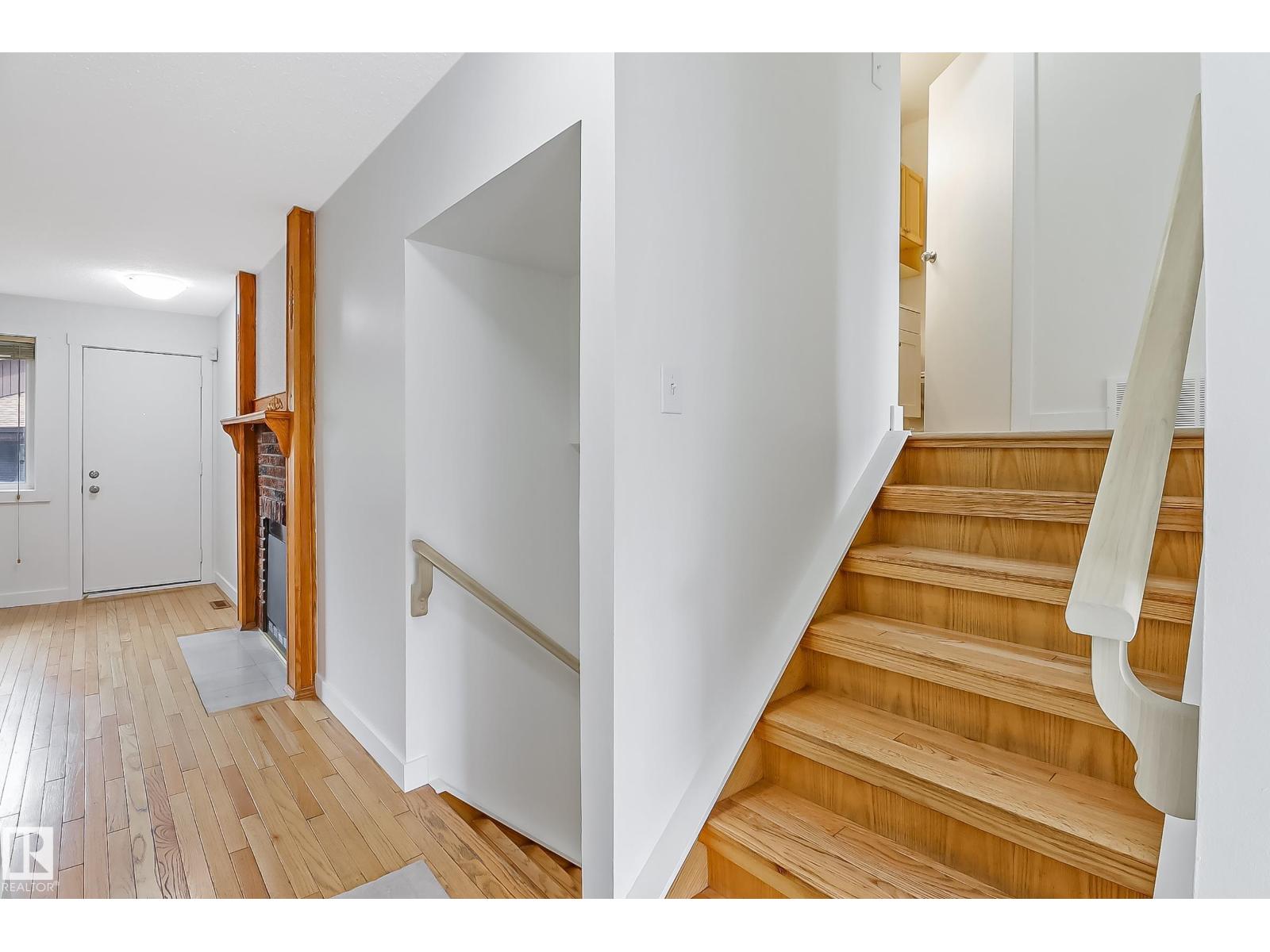 Photo 8 of 744 Saddleback Rd Nw, Edmonton AB