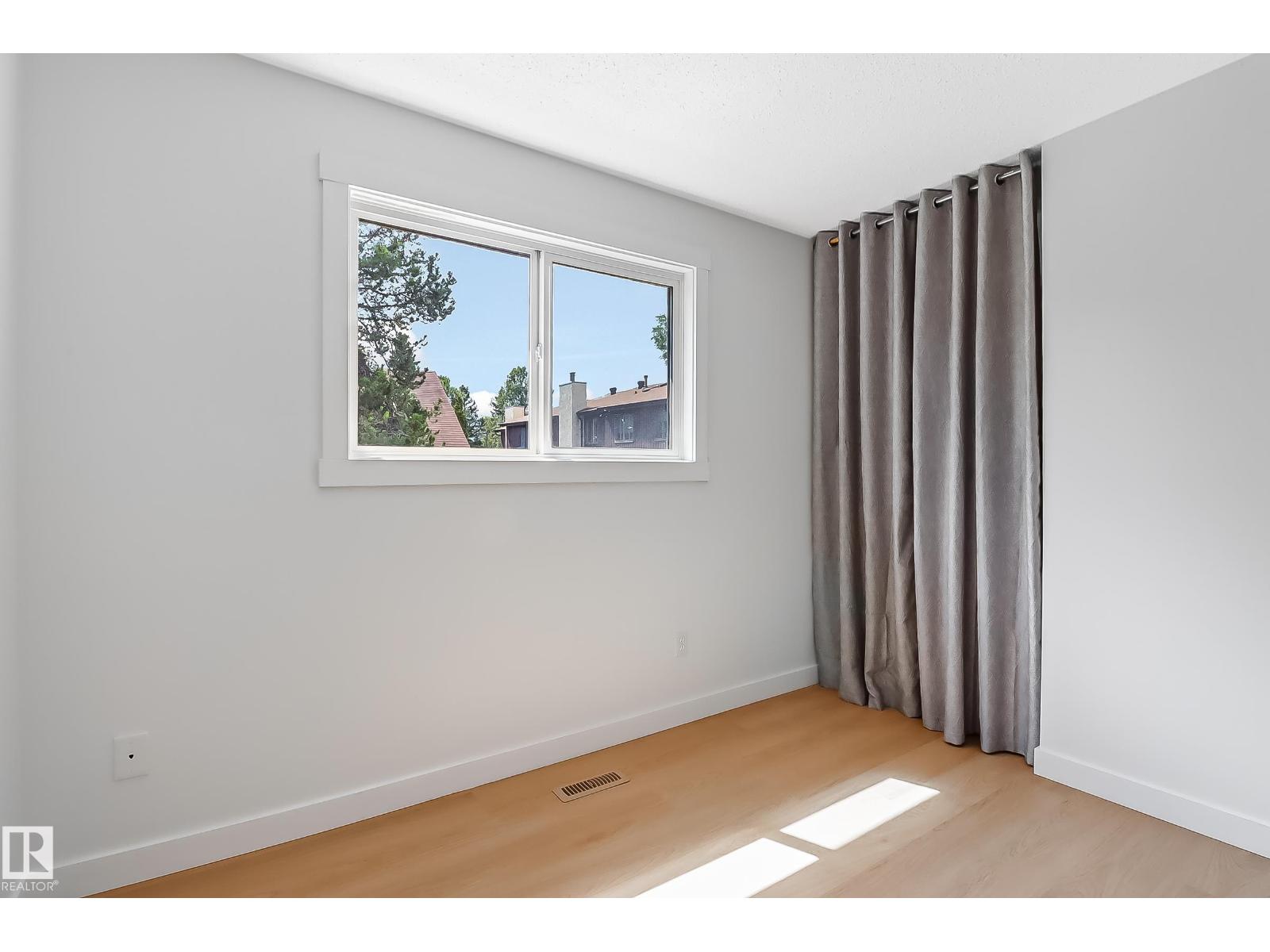 Photo 27 of 744 Saddleback Rd Nw, Edmonton AB
