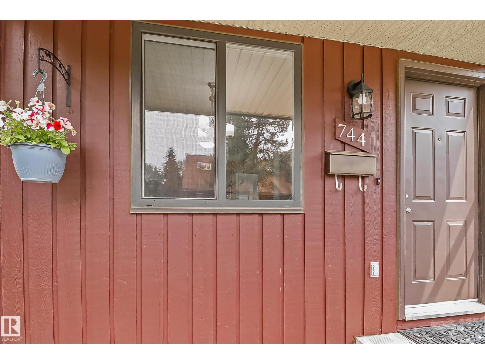 Photo 38 of 744 Saddleback Rd Nw, Edmonton AB