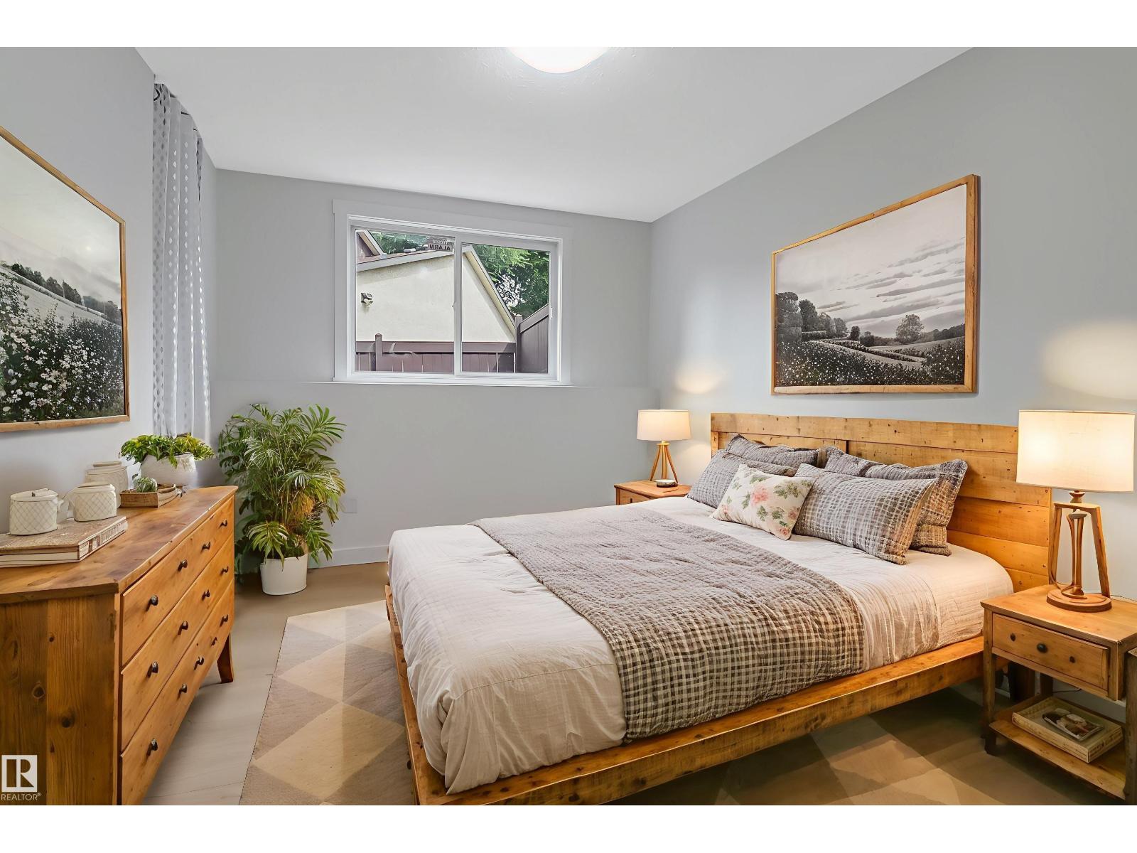 Photo 19 of 744 Saddleback Rd Nw, Edmonton AB