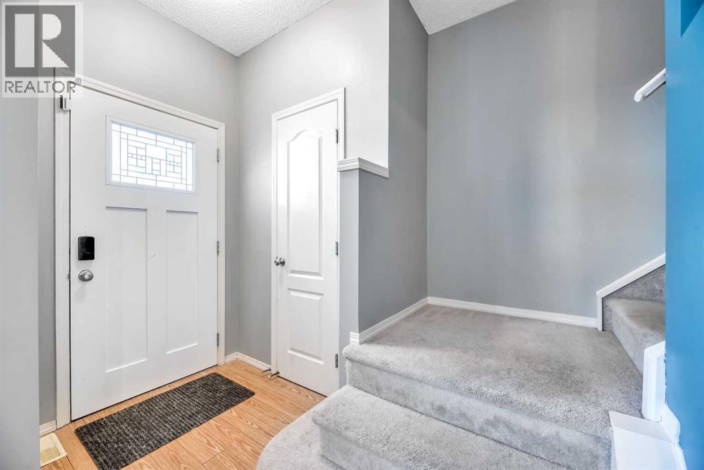 Photo 4 of 205 Strathaven Mews, Strathmore AB