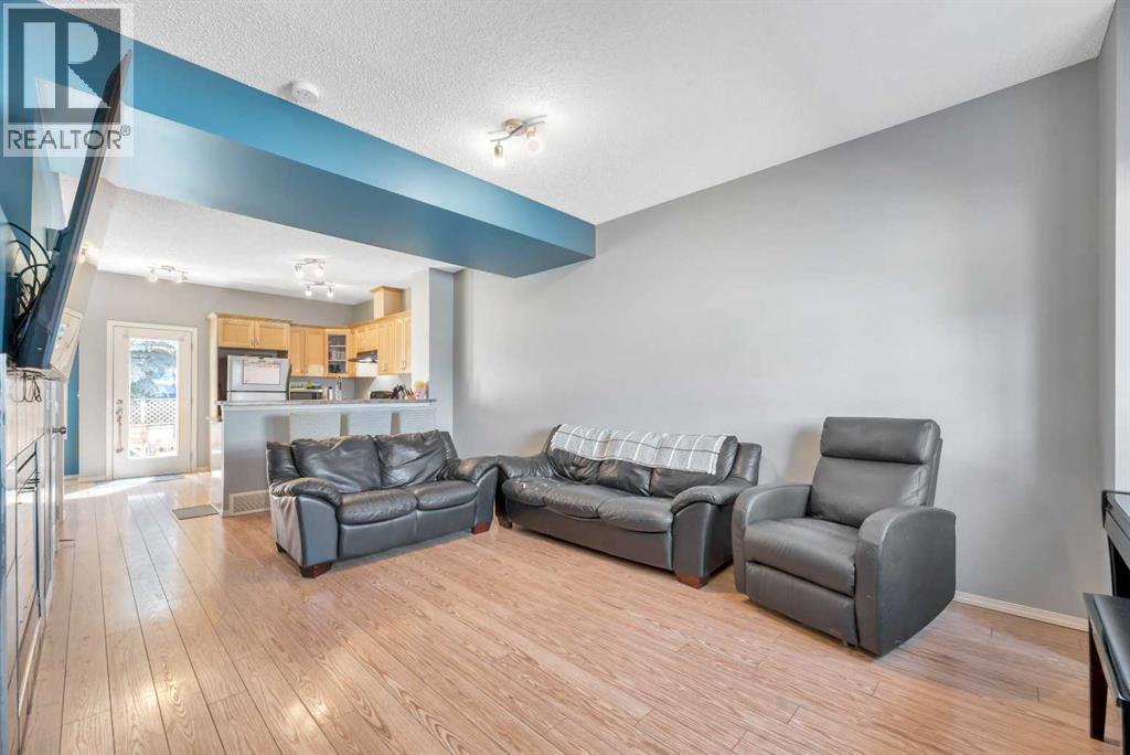 Photo 5 of 205 Strathaven Mews, Strathmore AB