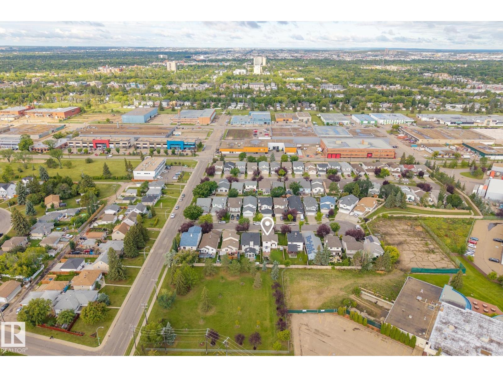 Photo 14 of 11421 118 St Nw, Edmonton AB