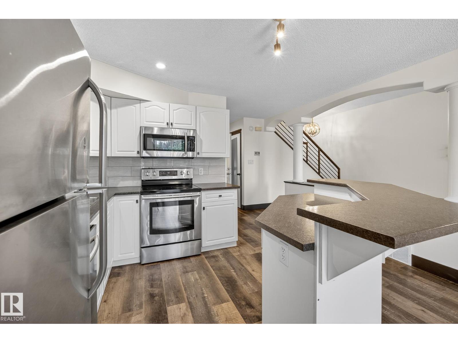 Photo 40 of 11421 118 St Nw, Edmonton AB