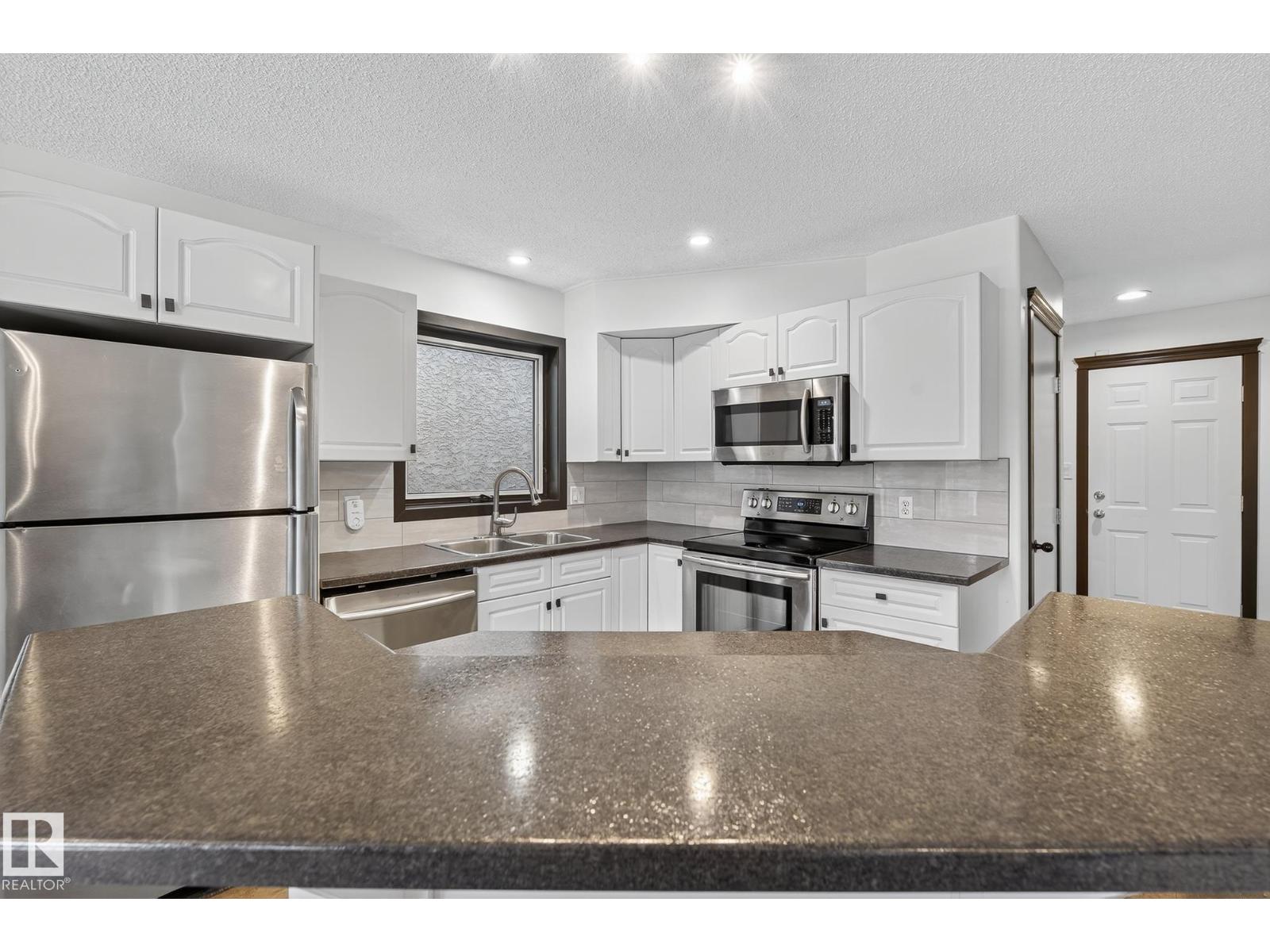 Photo 48 of 11421 118 St Nw, Edmonton AB
