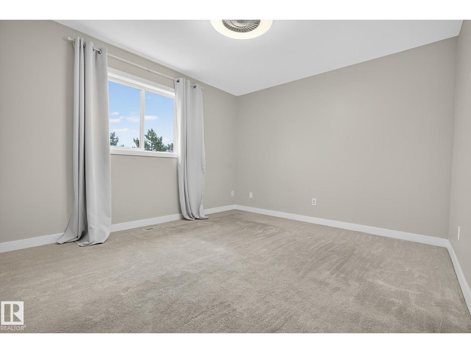 Photo 13 of 11421 118 St Nw, Edmonton AB