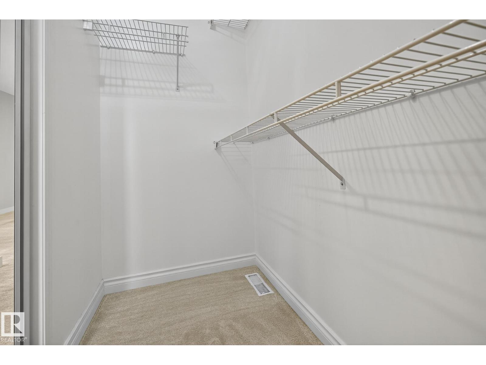 Photo 18 of 11421 118 St Nw, Edmonton AB