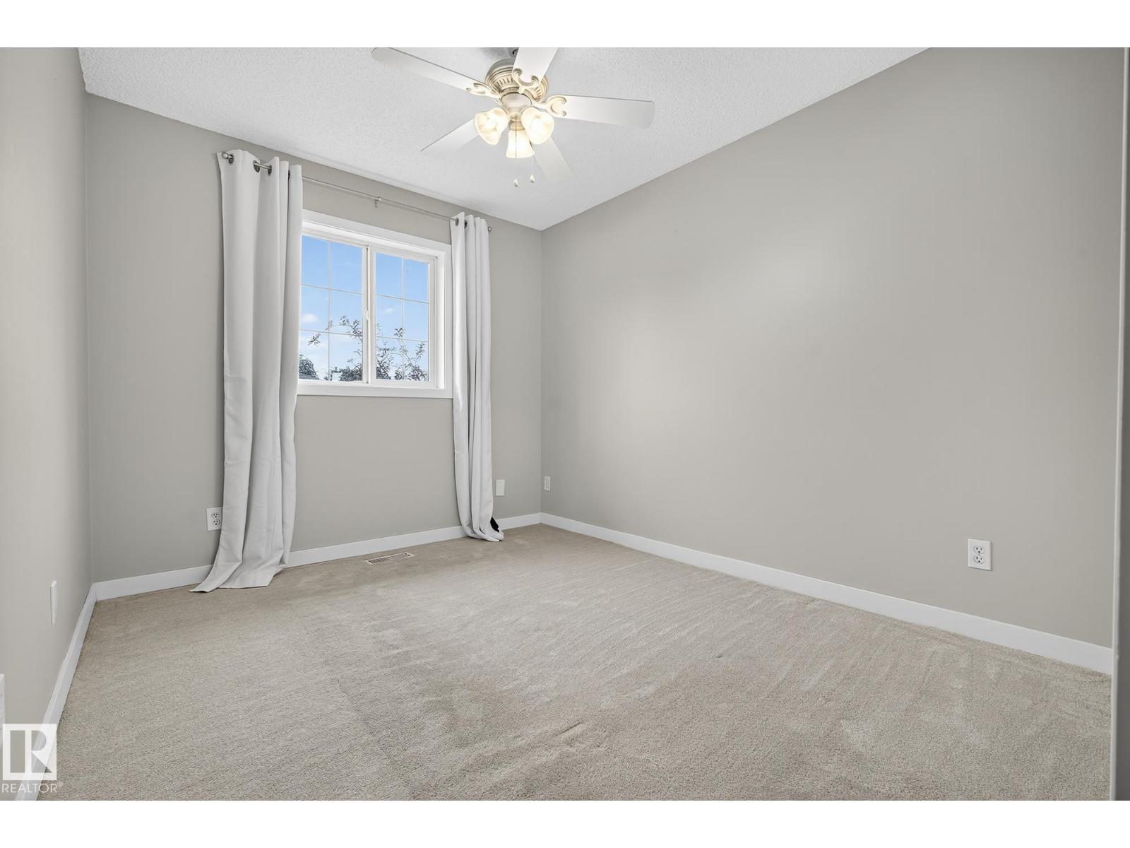 Photo 11 of 11421 118 St Nw, Edmonton AB