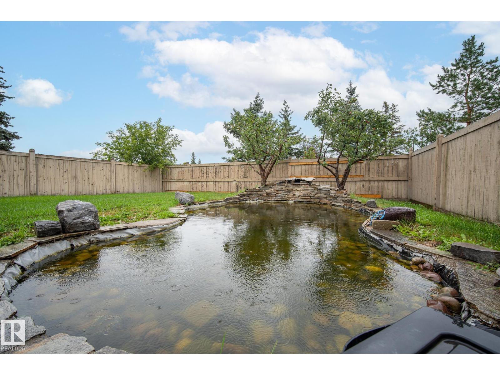 Photo 3 of 11421 118 St Nw, Edmonton AB