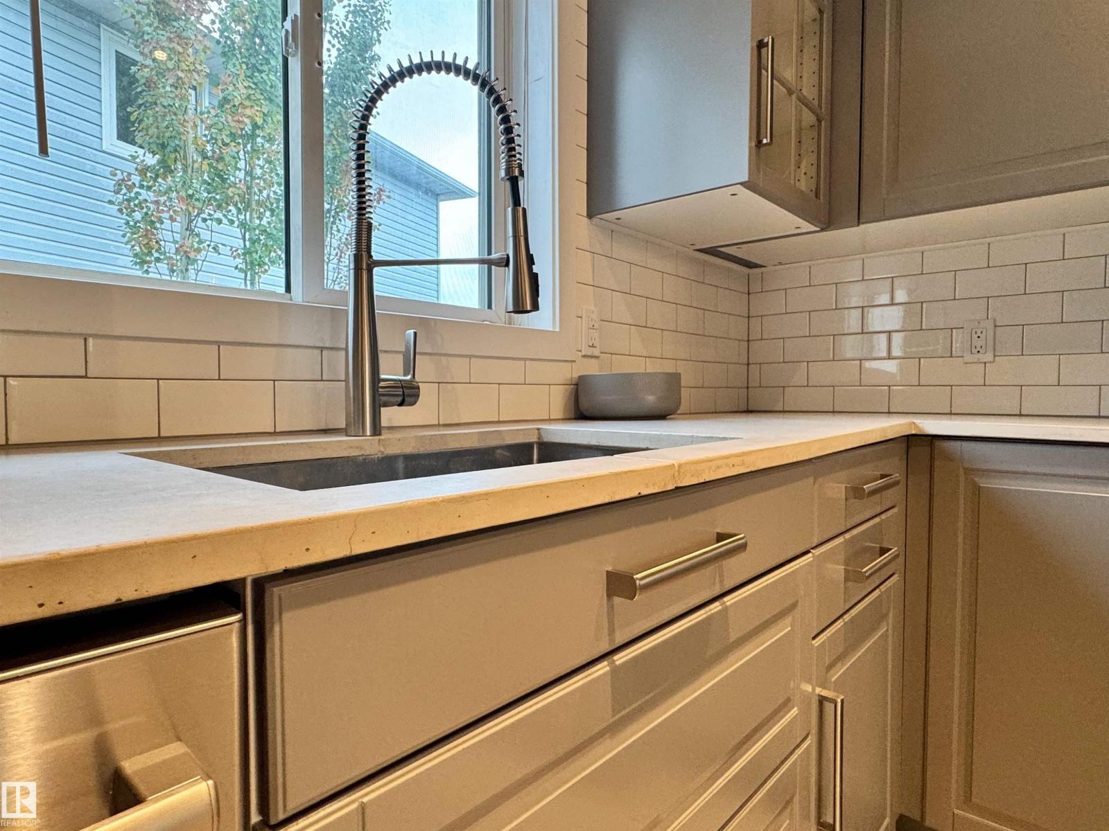 Photo 30 of 1520 80 A St Nw, Edmonton AB