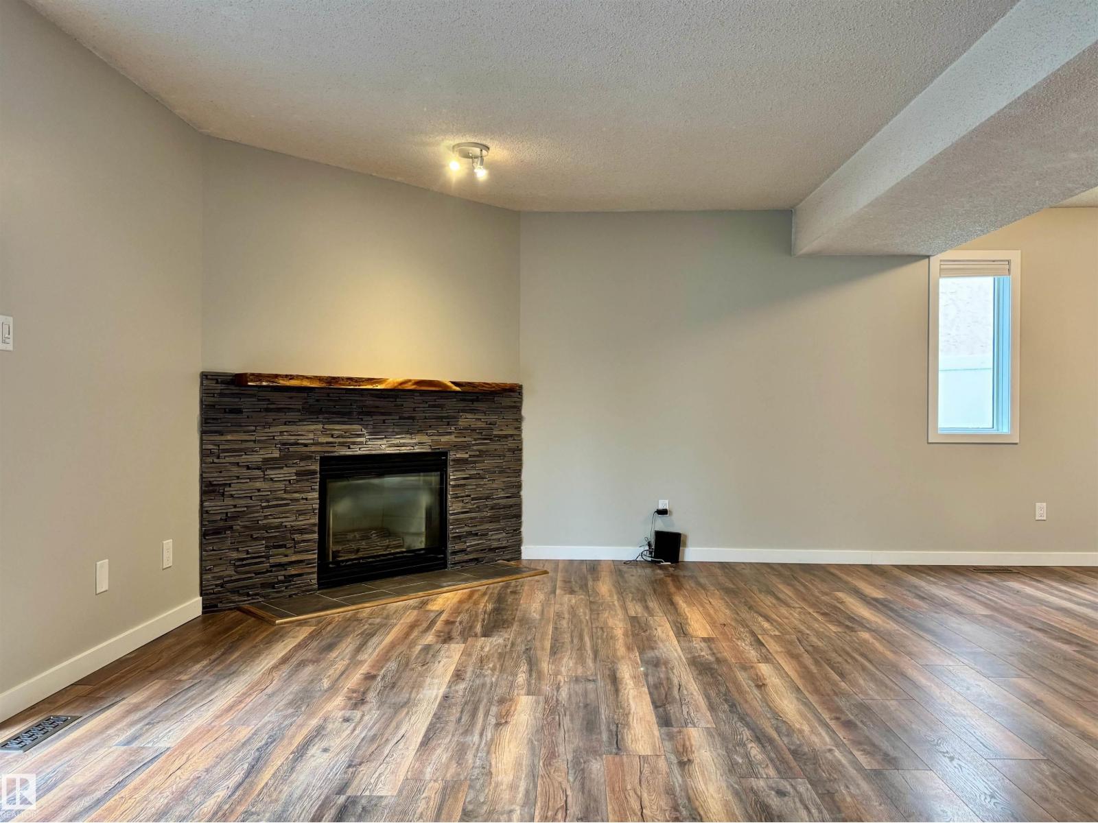 Photo 14 of 1520 80 A St Nw, Edmonton AB