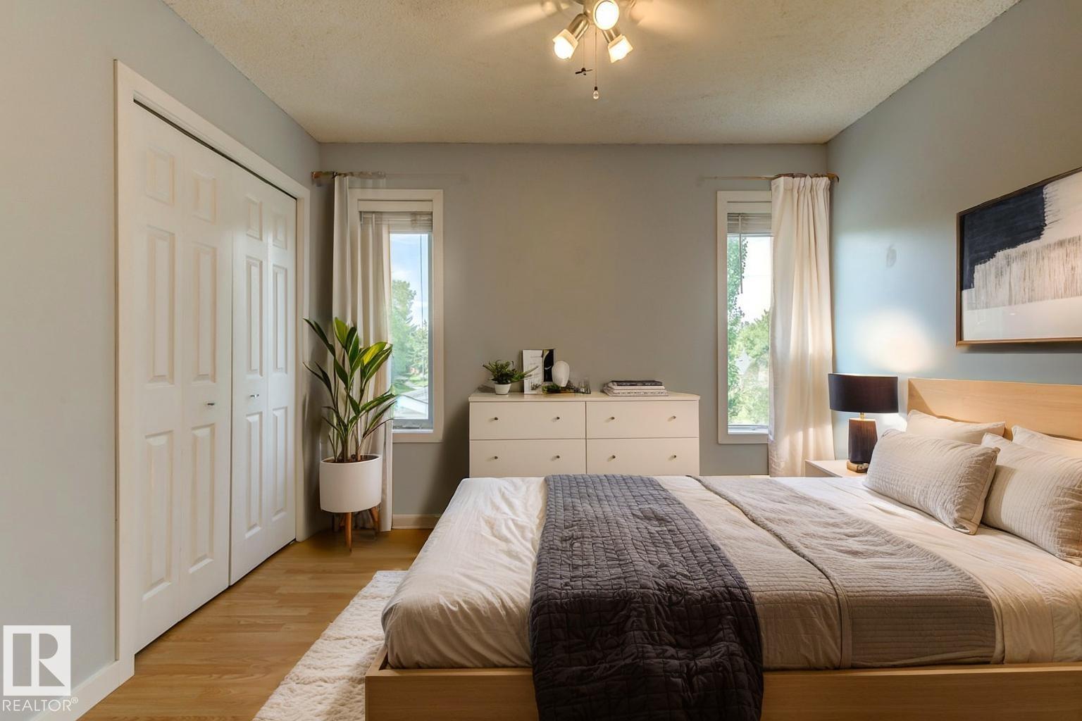Photo 4 of 1520 80 A St Nw, Edmonton AB