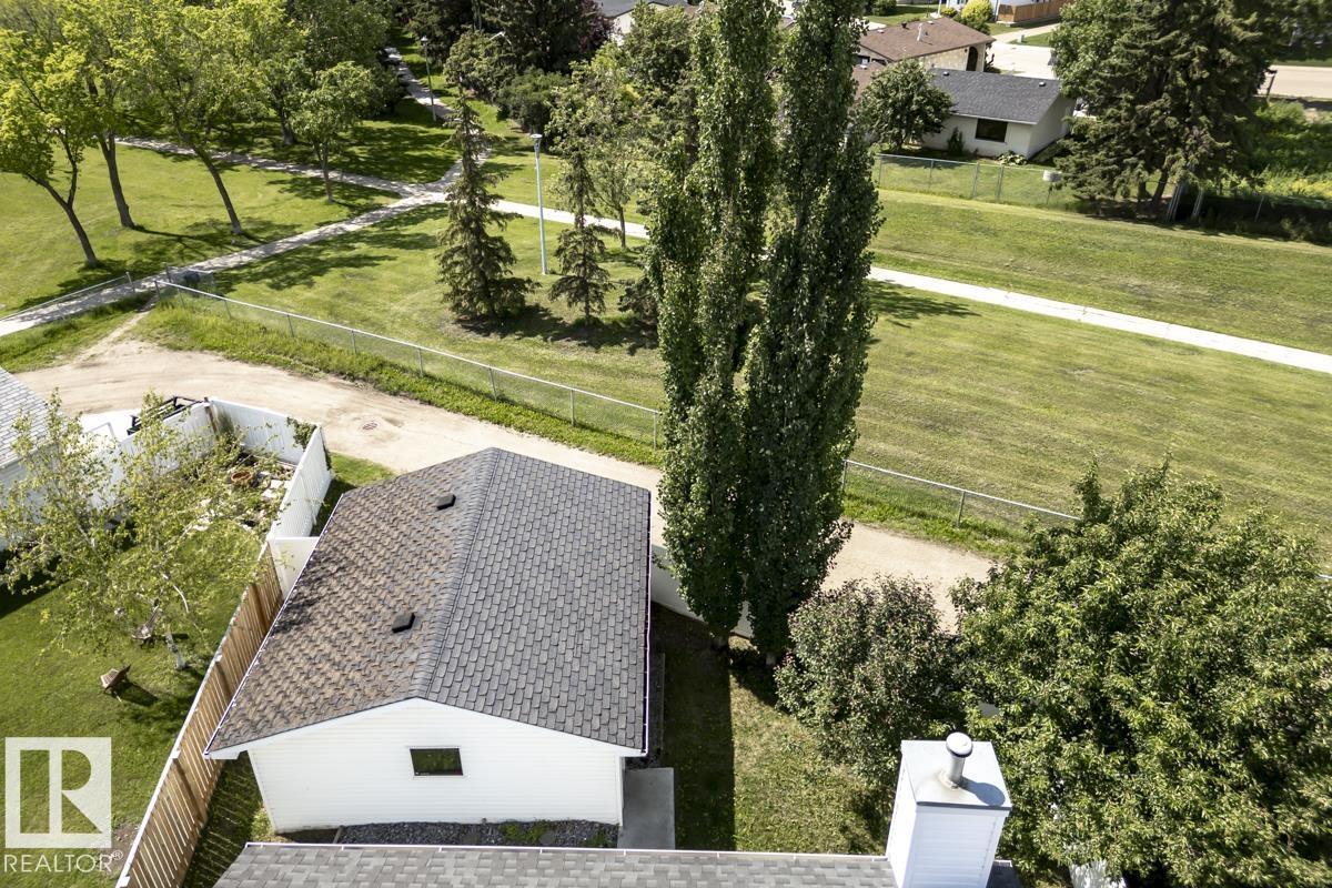 Photo 8 of 1520 80 A St Nw, Edmonton AB