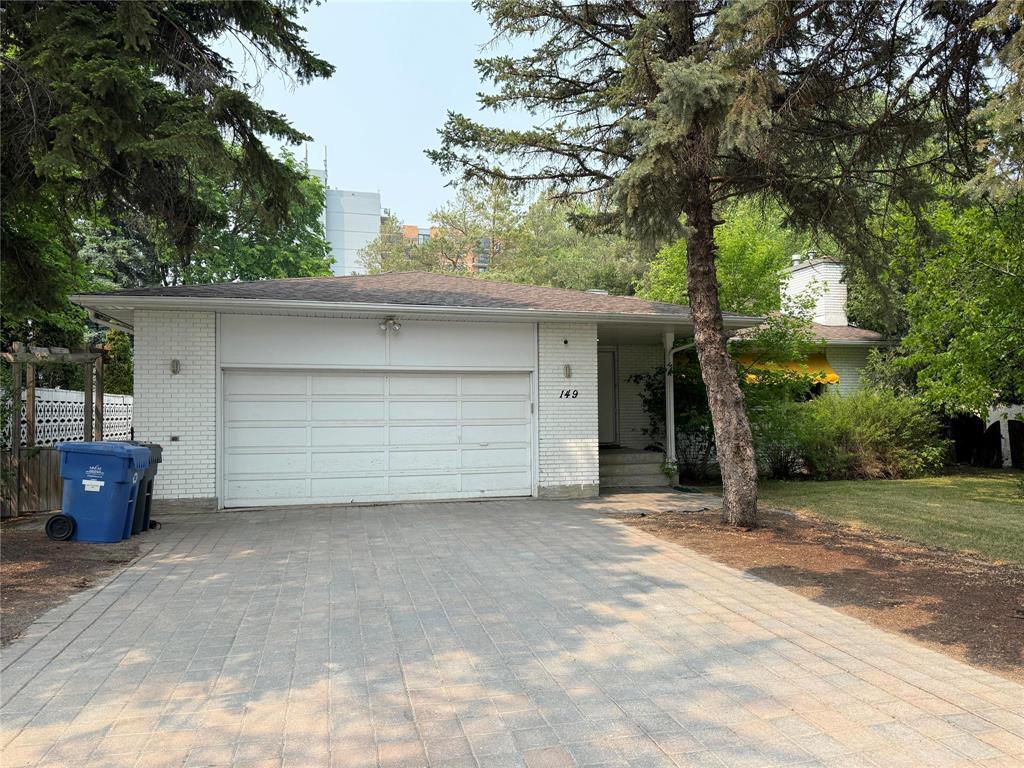 Photo 2 of 149 Thatcher Drive, Winnipeg MB