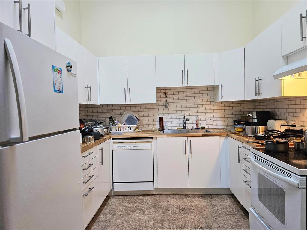 Photo 6 of 149 Thatcher Drive, Winnipeg MB