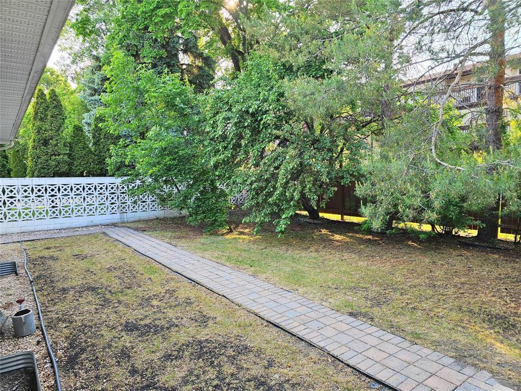 Photo 1 of 149 Thatcher Drive, Winnipeg MB