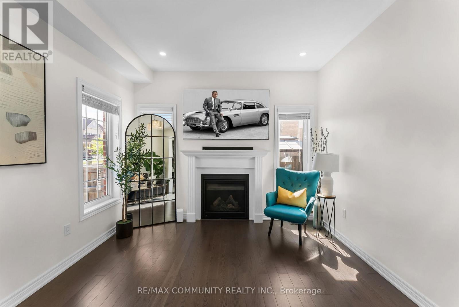Photo 16 of 279 Kenneth Cole Drive, Clarington ON