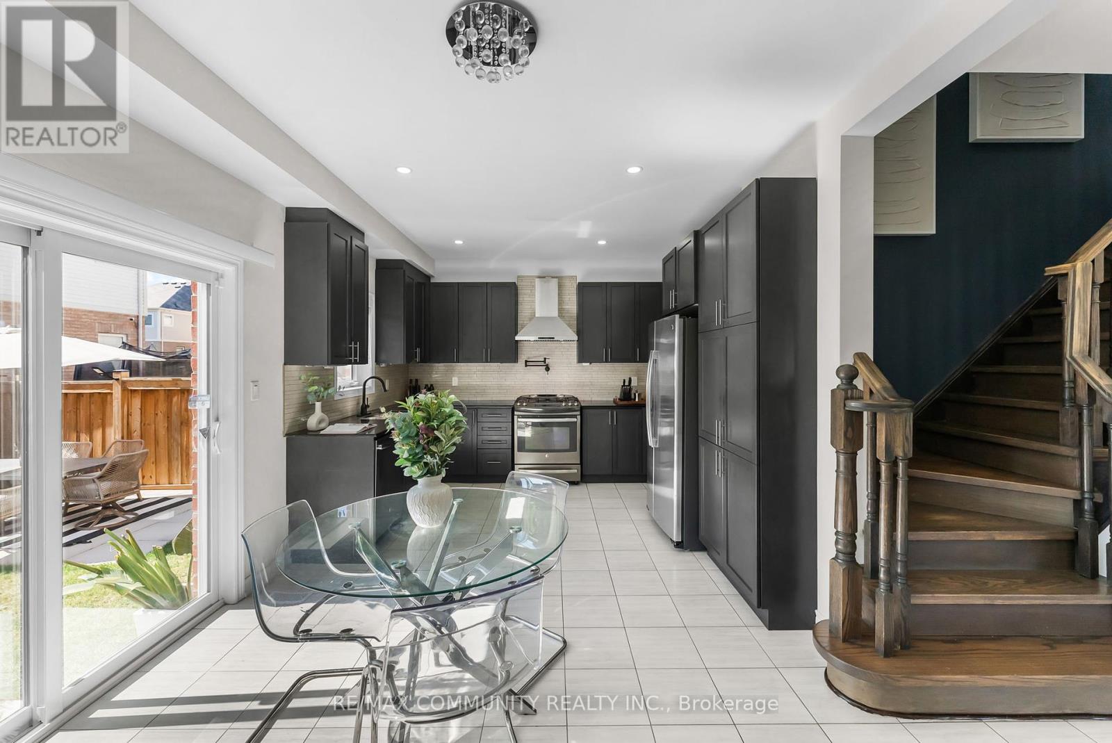 Photo 17 of 279 Kenneth Cole Drive, Clarington ON
